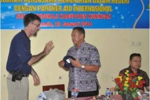 Partner AID Kunjungi SDN 1 Winduhaji